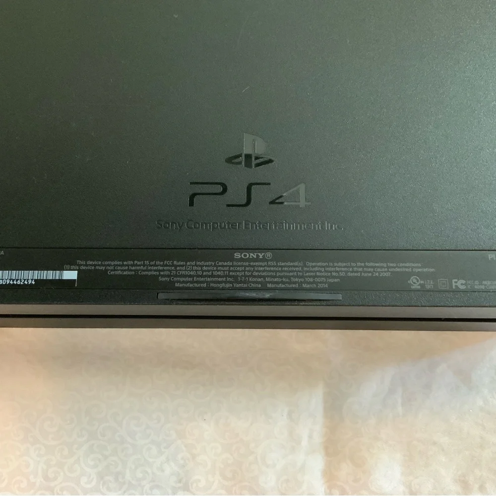 Sony PlayStation 4 CUH-1001A Black Console W/ Cords